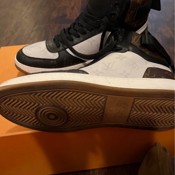 COPY - Louis button men sneakers - Picture 3 of 4